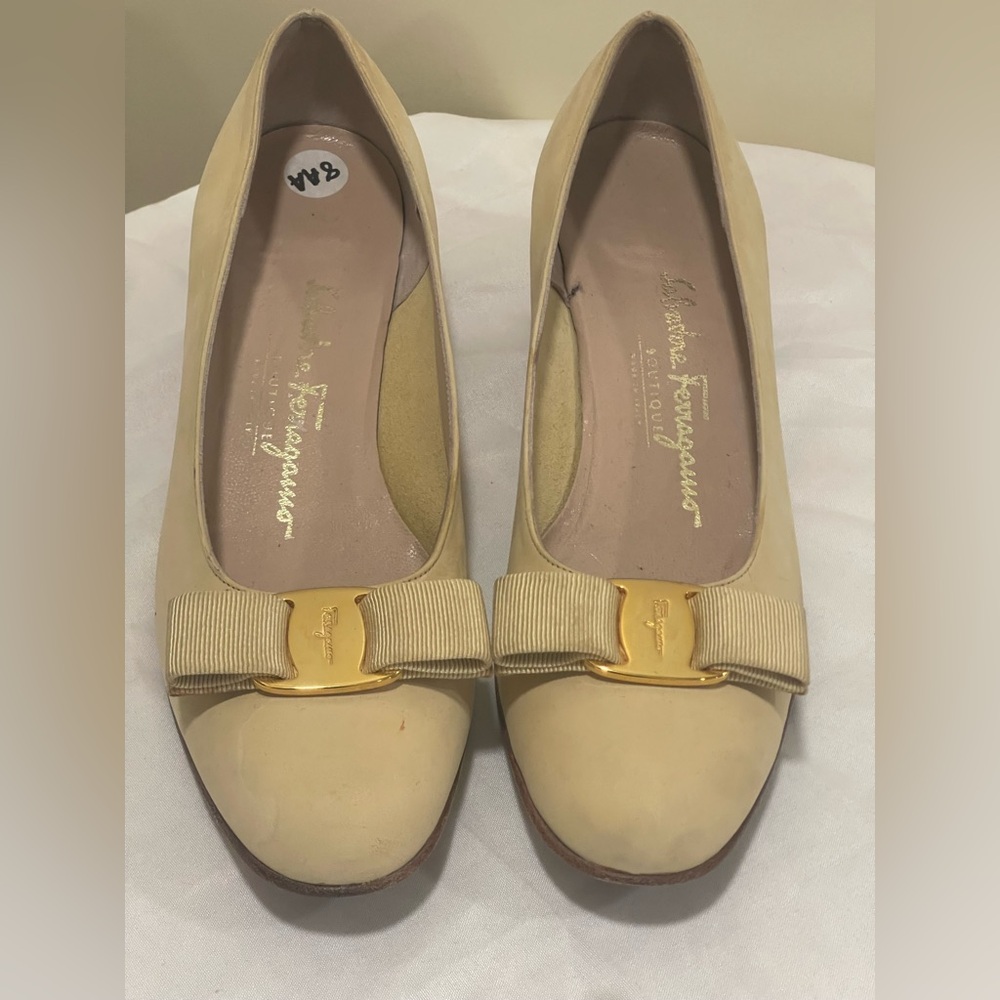 Salvatore Ferragamo Women's Beige Flats with Gold Accent